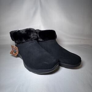 NWT Skechers Slip-Ins On the GO Joy Water Repellent Boots Womens 9.5